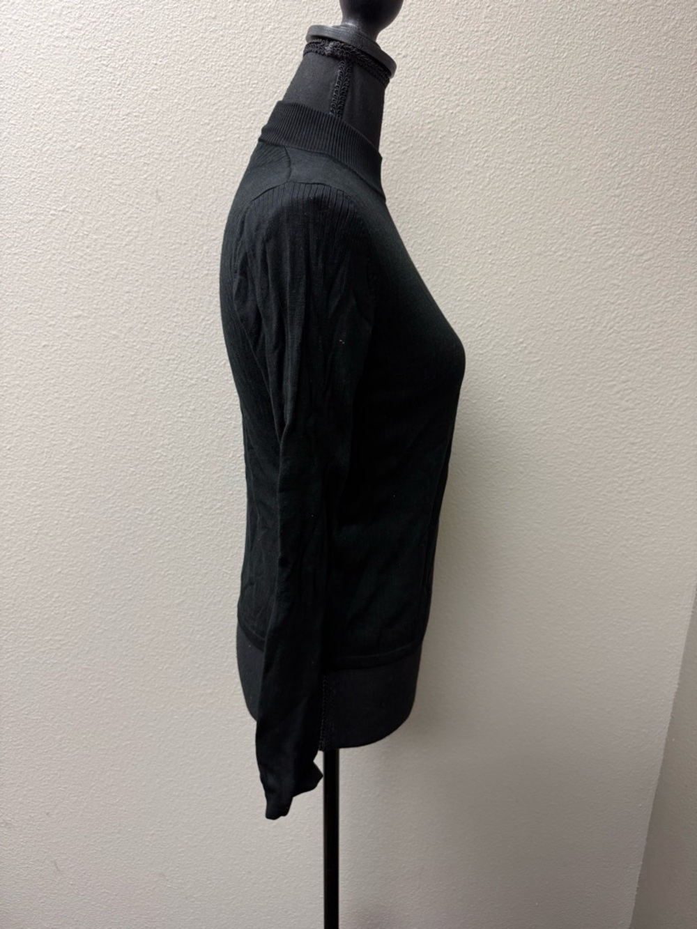 Augusta Silk Black Ribbed Turtleneck Sweater 100% Silk Fitted Medium Chic - Picture 6 of 10